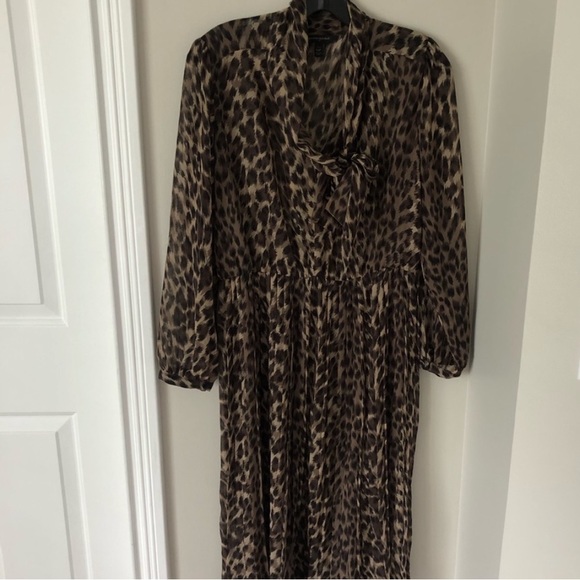 Banana Republic Leopard Midi Chiffon Dress - Picture 4 of 4